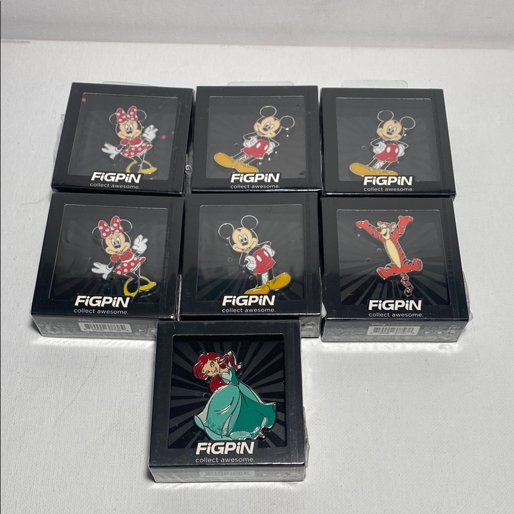 FiGPiN Disney Character Pin Mini Bundle of 7 Mickey/Minnie/Ariel/Tigger NWT